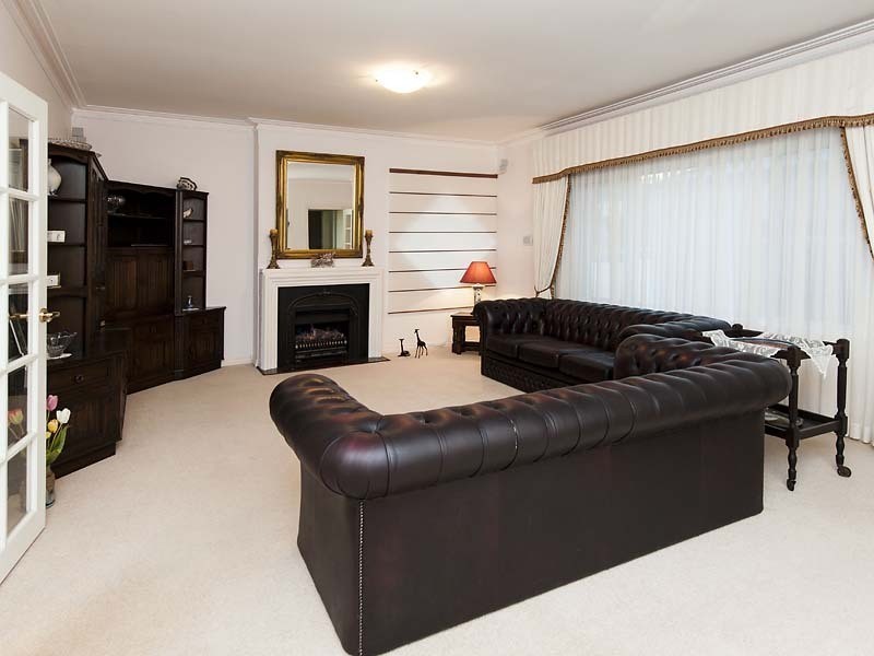 17 Kingsland Avenue, City Beach WA 6015