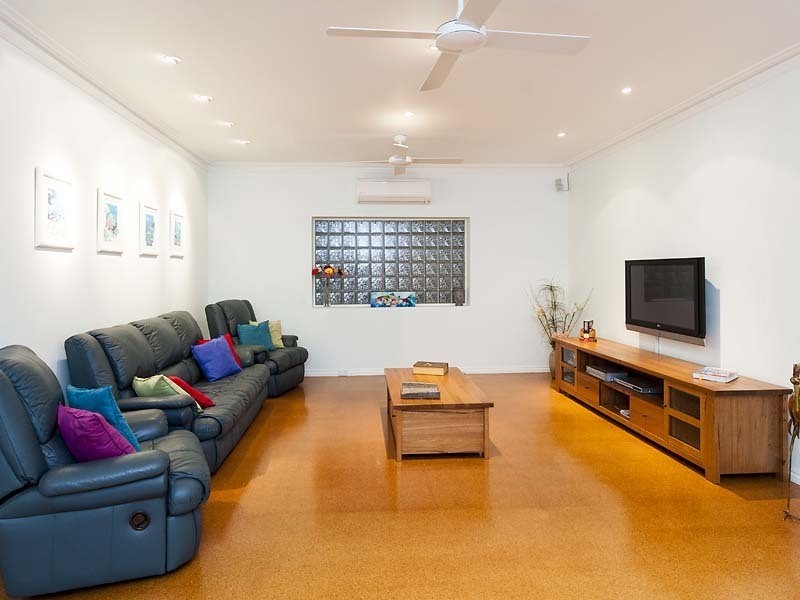 17 Kingsland Avenue, City Beach WA 6015