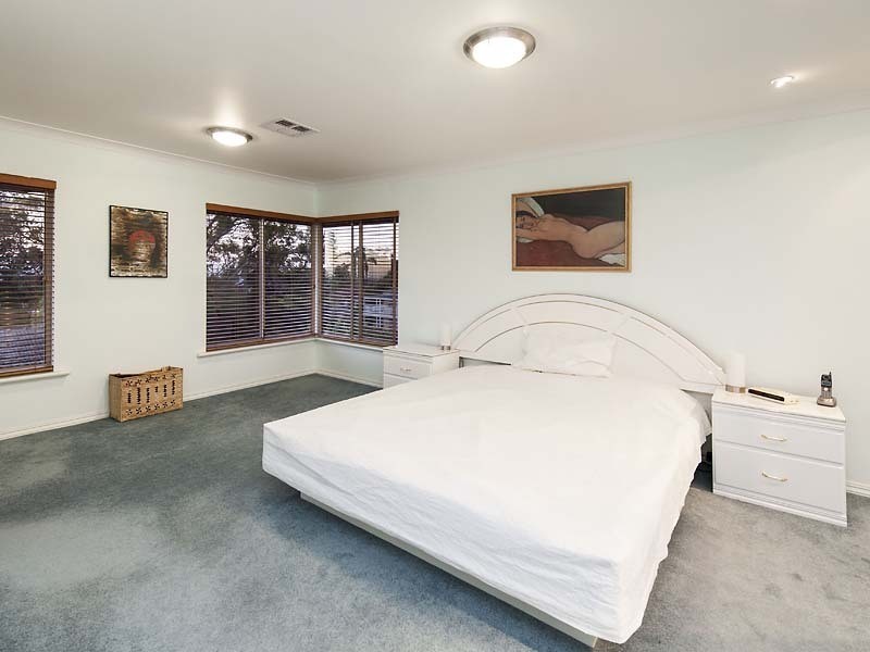 17 Kingsland Avenue, City Beach WA 6015