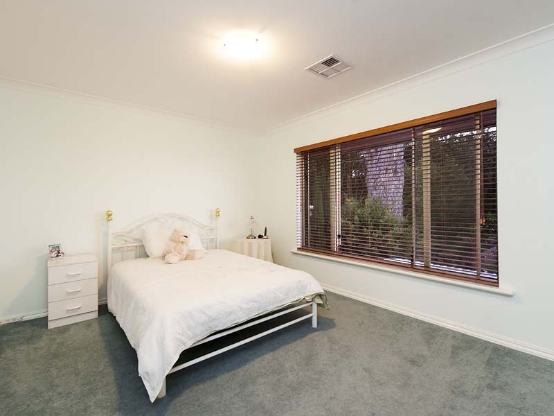 17 Kingsland Avenue, City Beach WA 6015