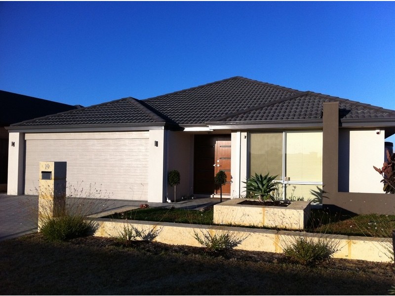 19 Sawtooth Bend, Banksia Grove WA 6031