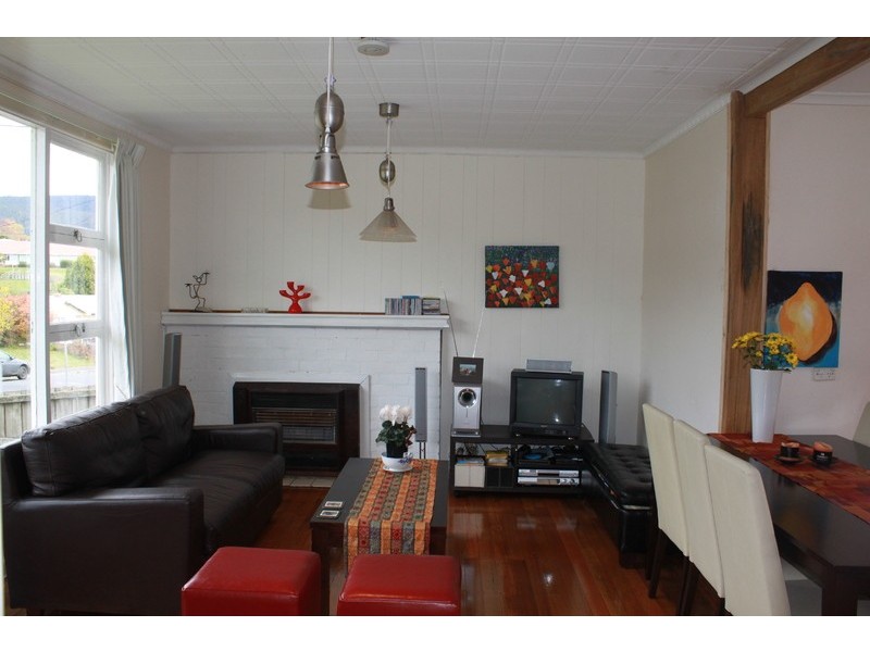 17 Ashbourne Grove, West Moonah TAS 7009