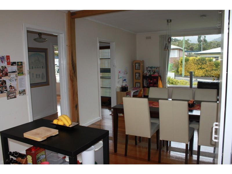 17 Ashbourne Grove, West Moonah TAS 7009