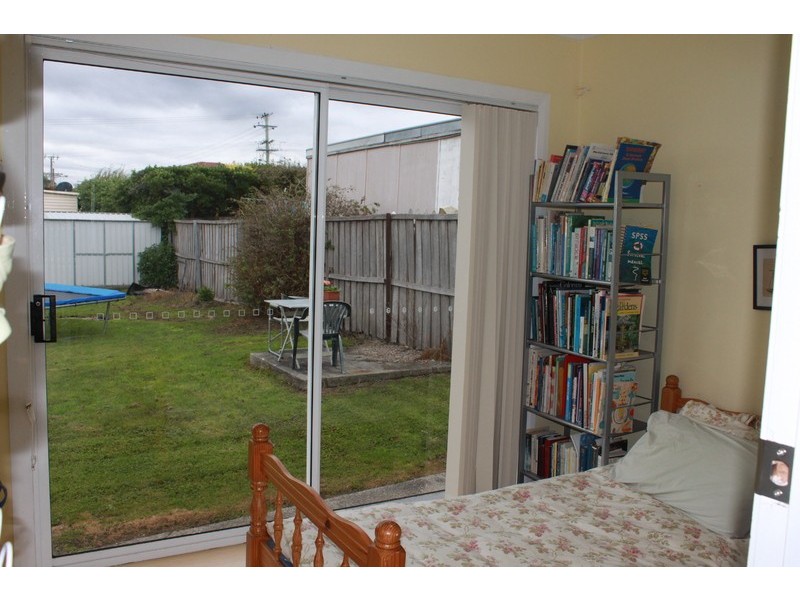 17 Ashbourne Grove, West Moonah TAS 7009