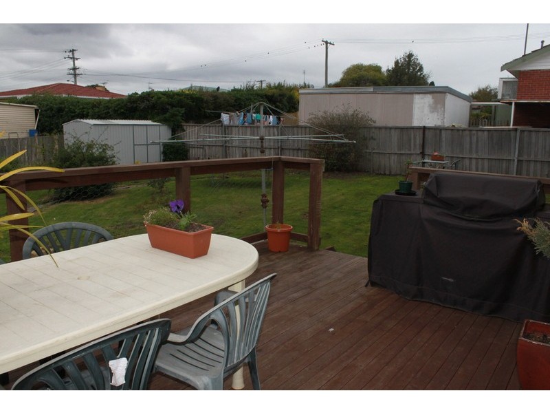 17 Ashbourne Grove, West Moonah TAS 7009