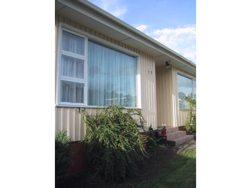 17 Ashbourne Grove, West Moonah TAS 7009