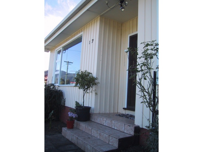 17 Ashbourne Grove, West Moonah TAS 7009