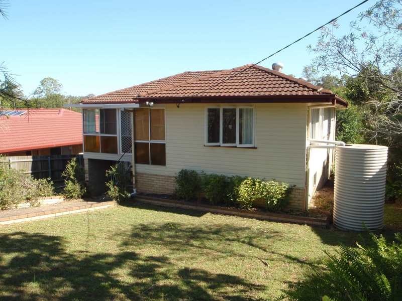 7 Carrama Cres, Ferny Hills QLD 4055