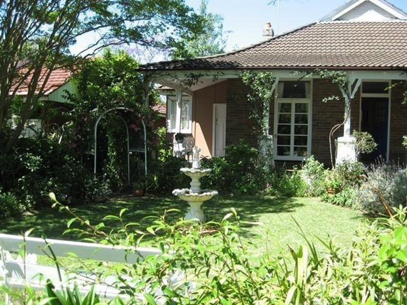 10  Cowan Rd, Mount Colah NSW 2079