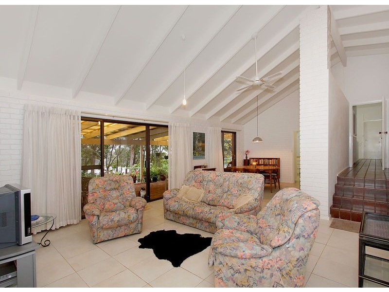 11 Shasta Grove, Lesmurdie WA 6076