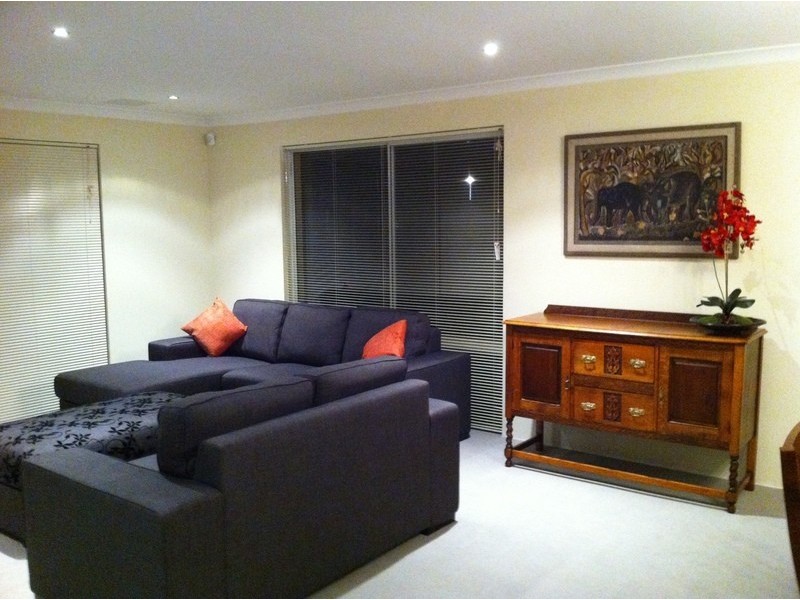 19 Sawtooth Bend, Banksia Grove WA 6031