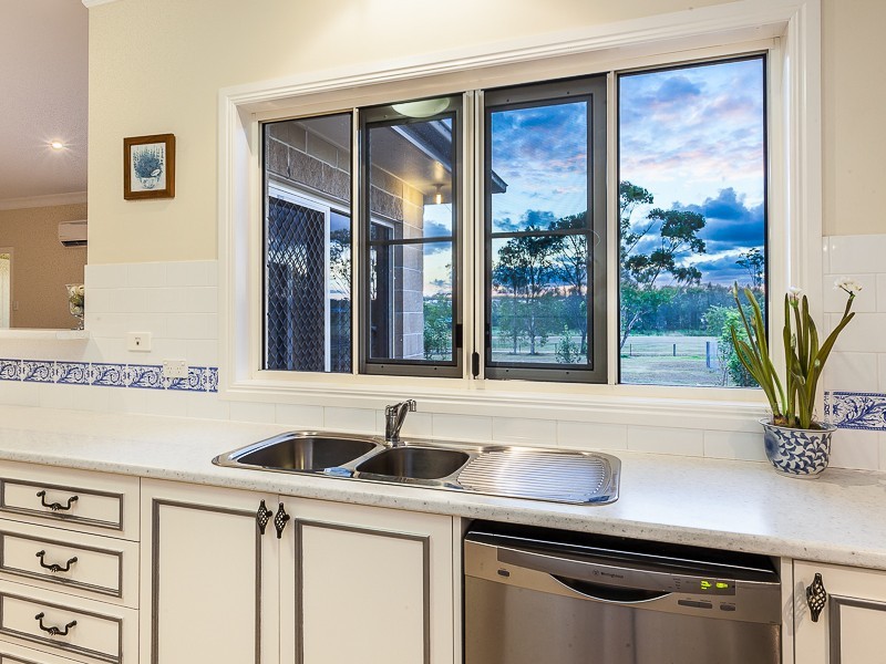 115 Hall Road, Elimbah QLD 4516