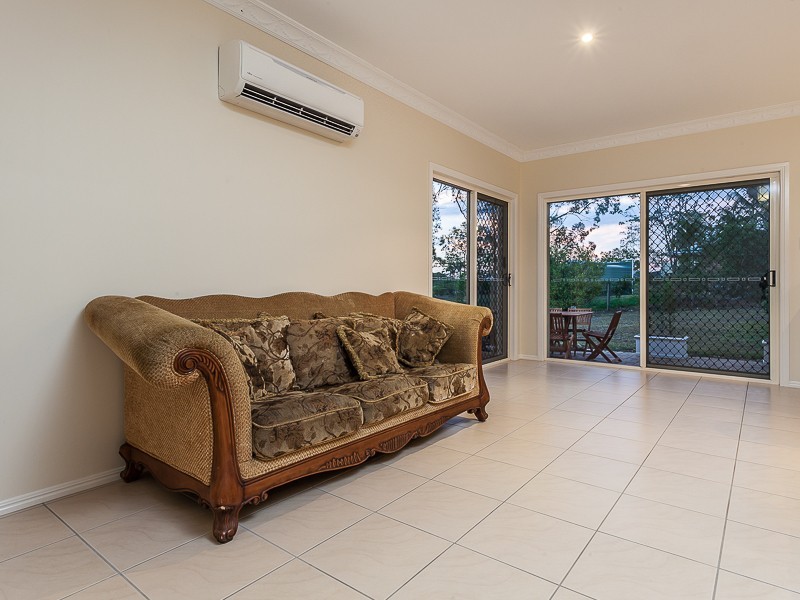 115 Hall Road, Elimbah QLD 4516