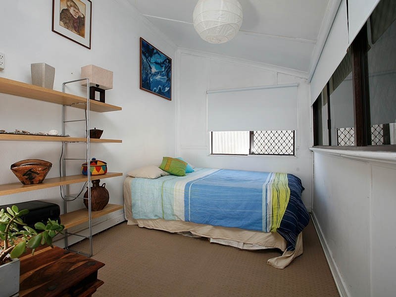 12 Yalgoo Ave, White Gum Valley WA 6162