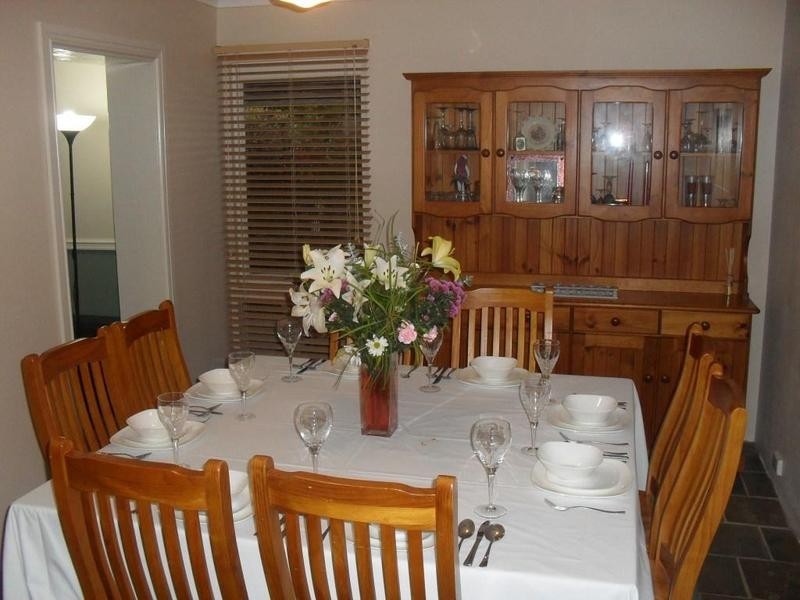 8 James Road, Kalamunda WA 6076