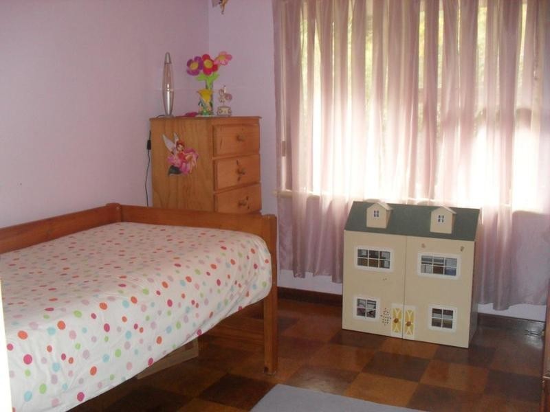 8 James Road, Kalamunda WA 6076