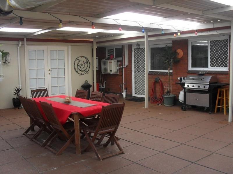 8 James Road, Kalamunda WA 6076