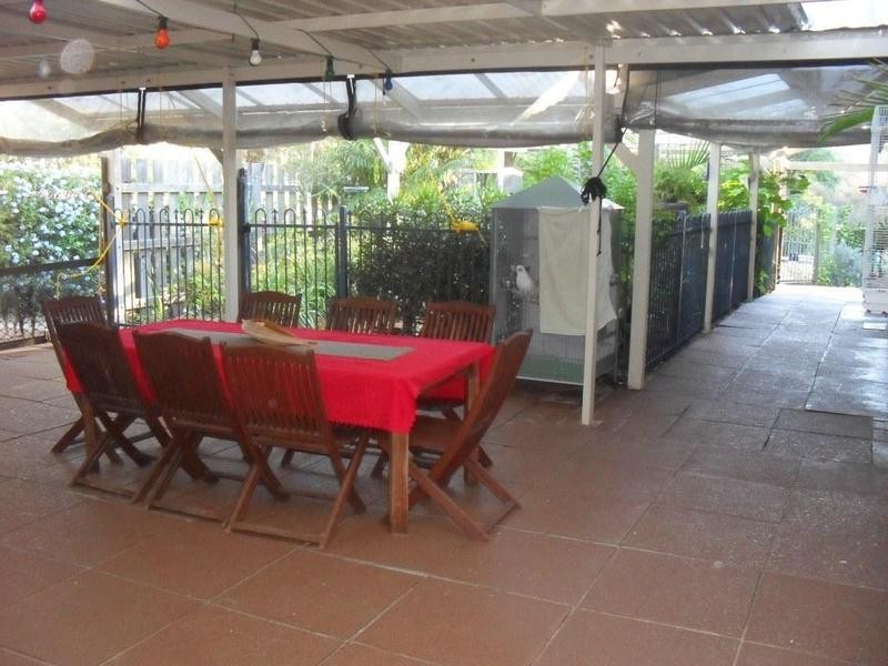 8 James Road, Kalamunda WA 6076