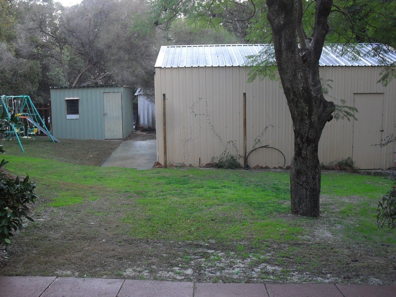 8 James Road, Kalamunda WA 6076