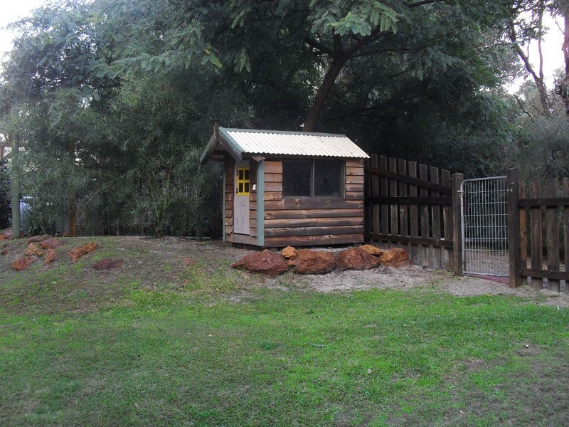 8 James Road, Kalamunda WA 6076