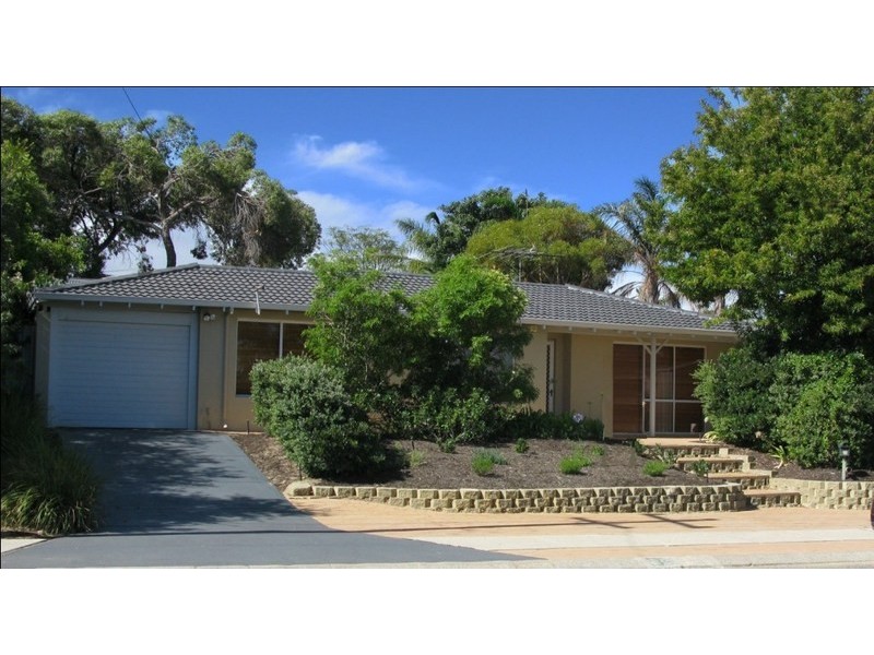 33 Gilbert Rd, Duncraig WA 6023