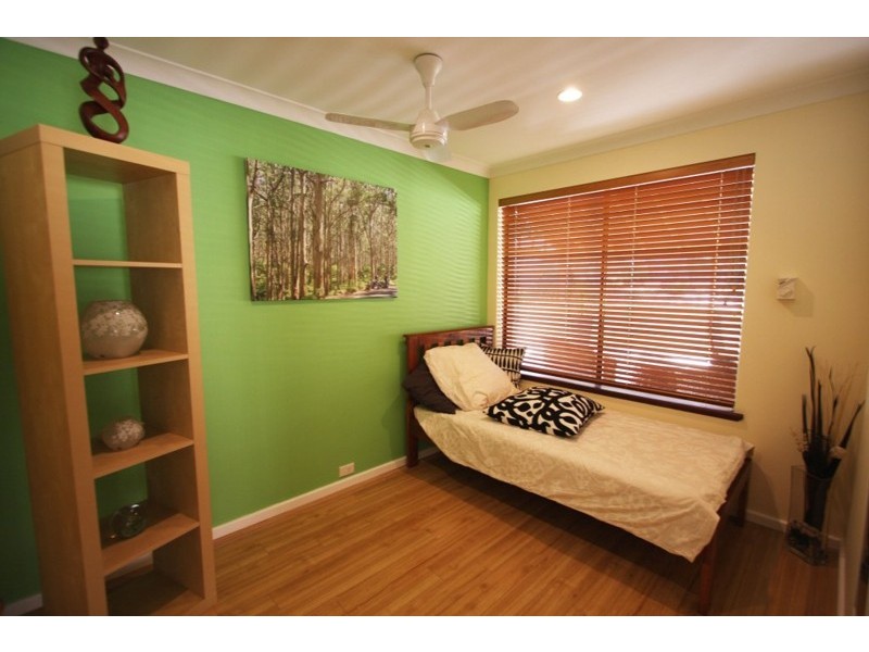 33 Gilbert Rd, Duncraig WA 6023