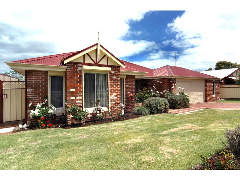 76 Somerville Drive, College Grove WA 6230