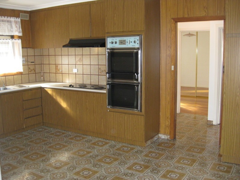 18 Metherall St, Sunshine North VIC 3020