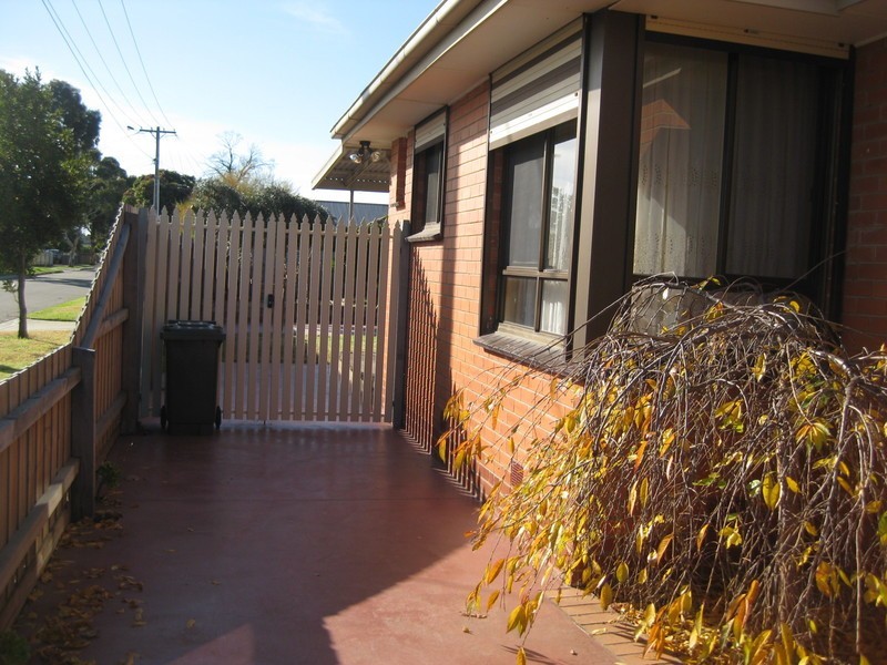 18 Metherall St, Sunshine North VIC 3020