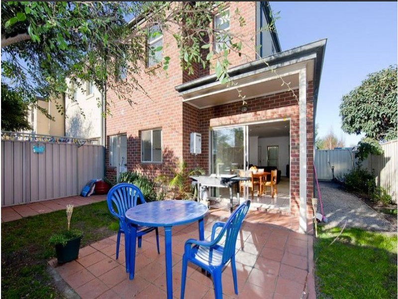 15/14 Mickleton Grove, Point Cook VIC 3030