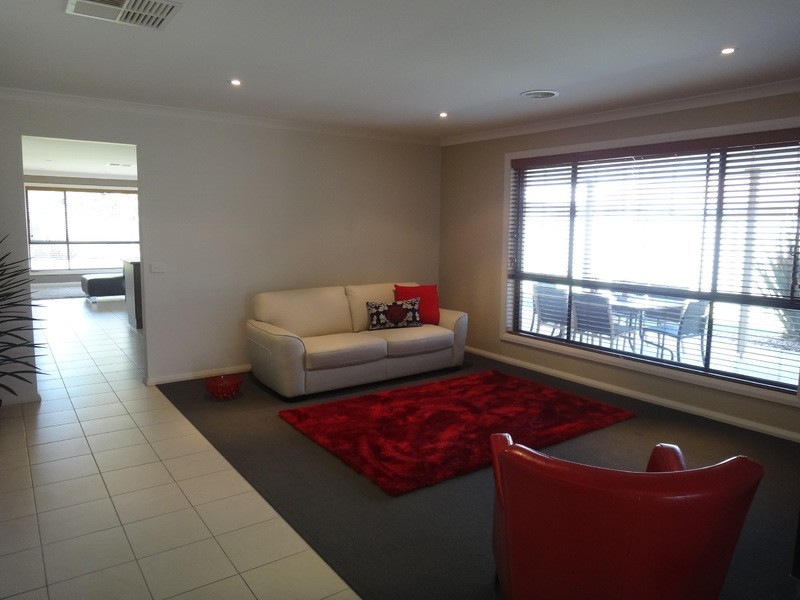 26 Rivergum Drive, East Albury NSW 2640