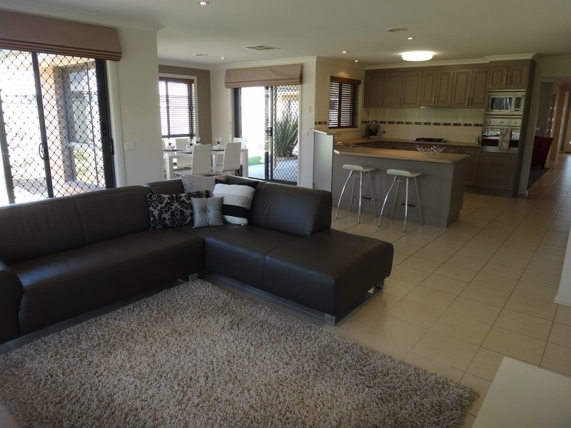 26 Rivergum Drive, East Albury NSW 2640