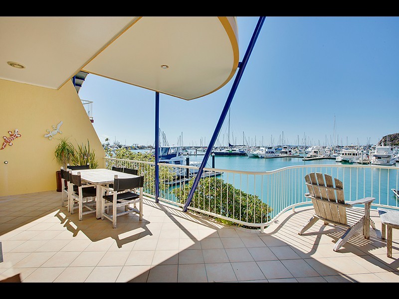 7 Bayside Way, Rosslyn QLD 4703