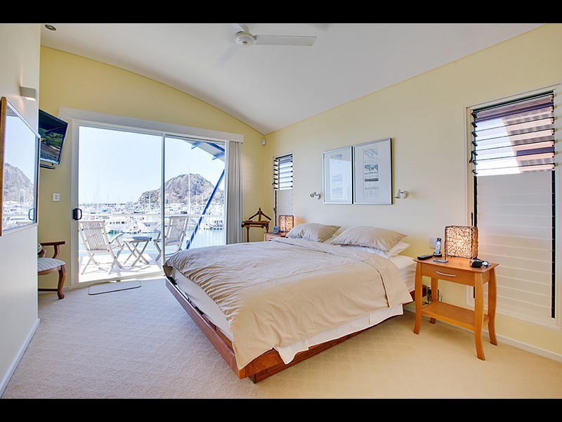 7 Bayside Way, Rosslyn QLD 4703