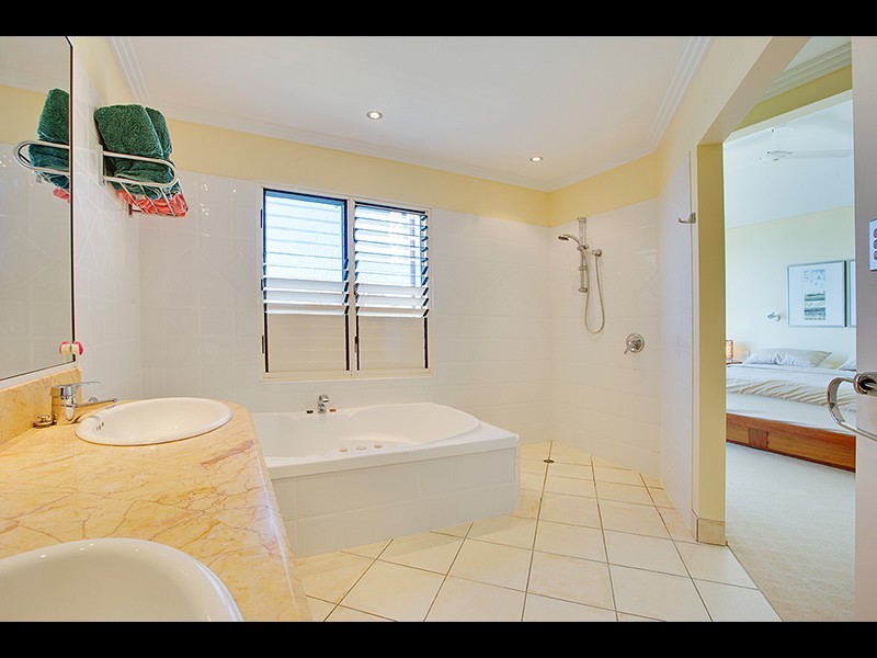 7 Bayside Way, Rosslyn QLD 4703