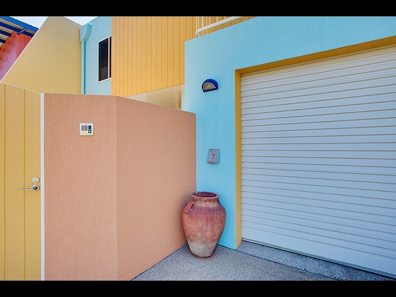7 Bayside Way, Rosslyn QLD 4703