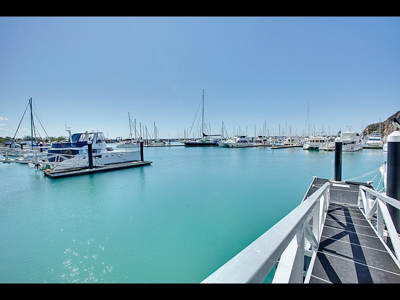 7 Bayside Way, Rosslyn QLD 4703