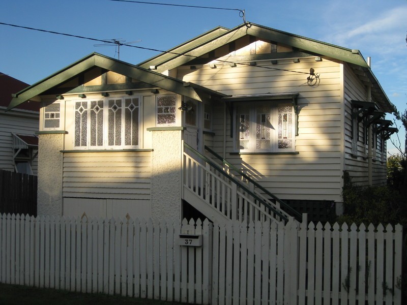 37 Burlington Street, East Brisbane QLD 4169