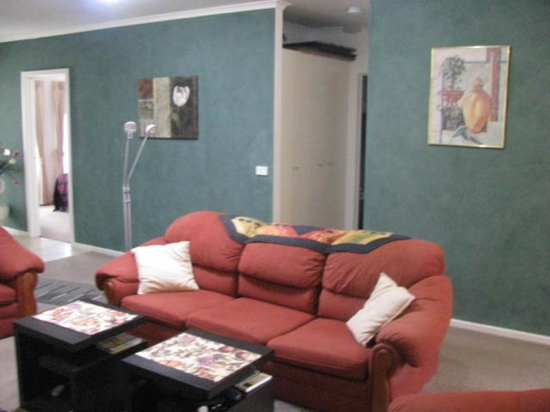 36 Racecourse Road, Pakenham VIC 3810