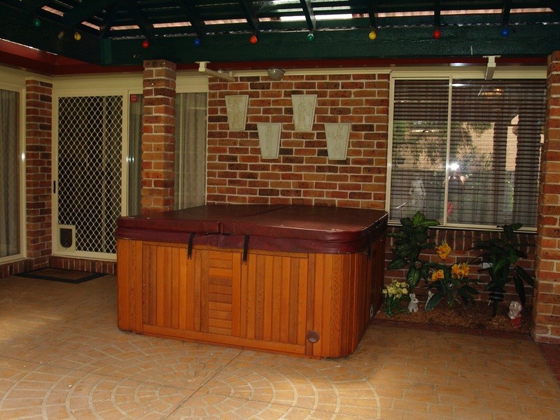 8 Gatto Place, West Hoxton NSW 2171