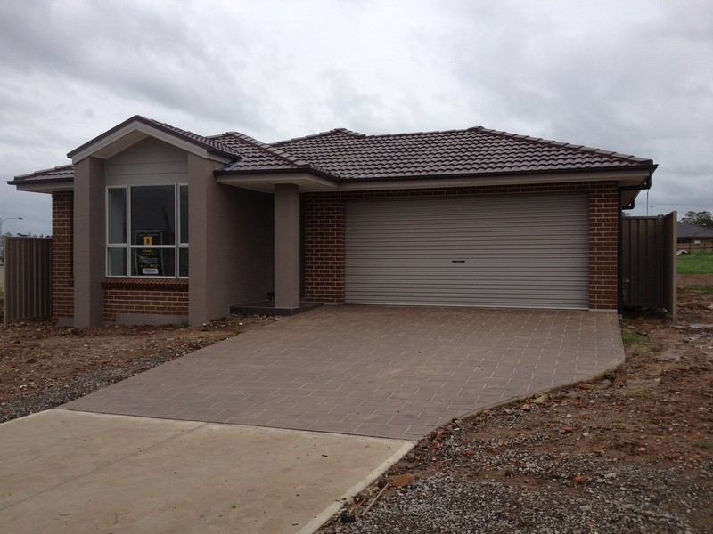 19 Garton Road, Spring Farm NSW 2570