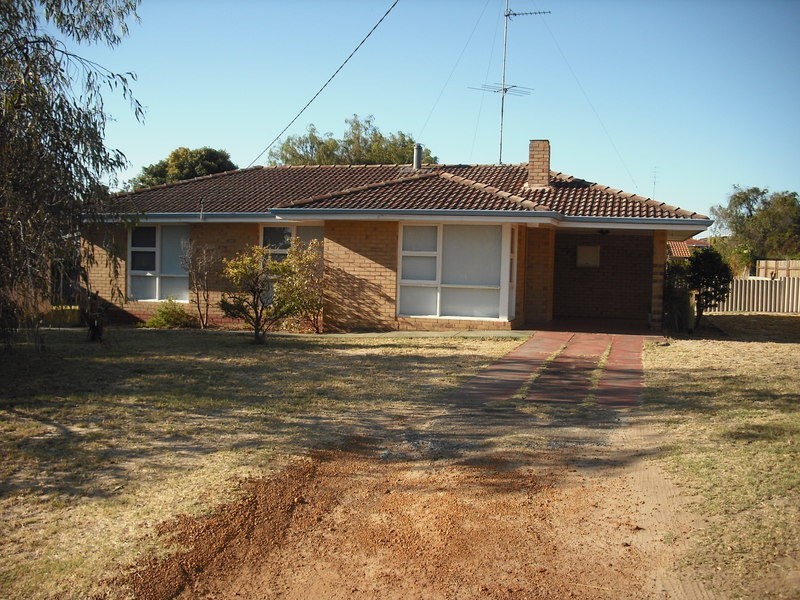 4 St Paul’s Place, East Bunbury WA 6230