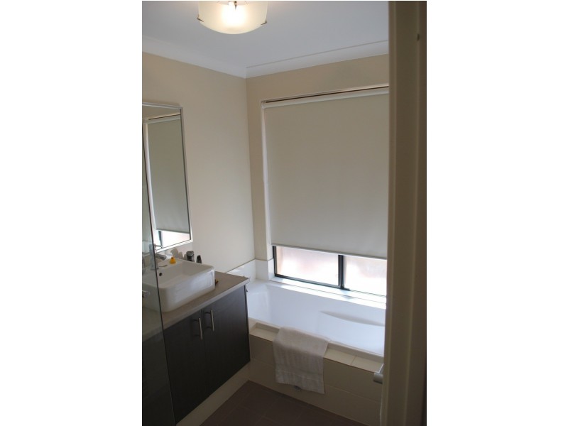 28 Scottsdale Turn, Meadow Springs WA 6210