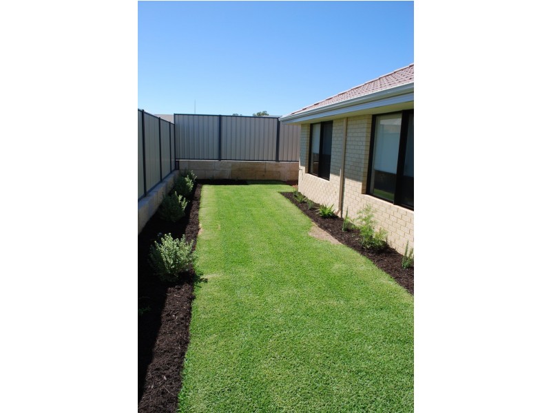 28 Scottsdale Turn, Meadow Springs WA 6210