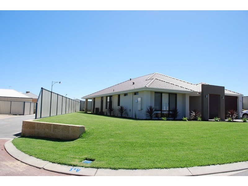 28 Scottsdale Turn, Meadow Springs WA 6210