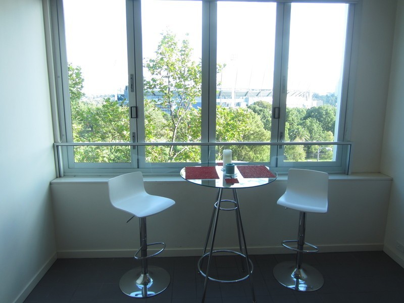 402/166 Wellington Parade, East Melbourne VIC 3002