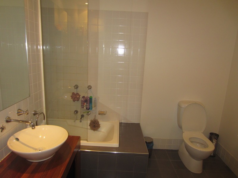 402/166 Wellington Parade, East Melbourne VIC 3002