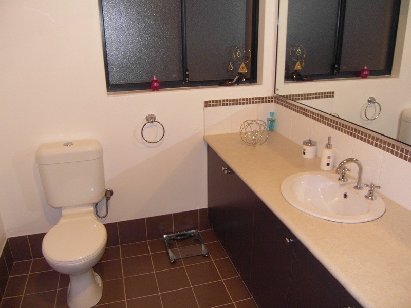 18 Hokitika Drive, Dudley Park WA 6210