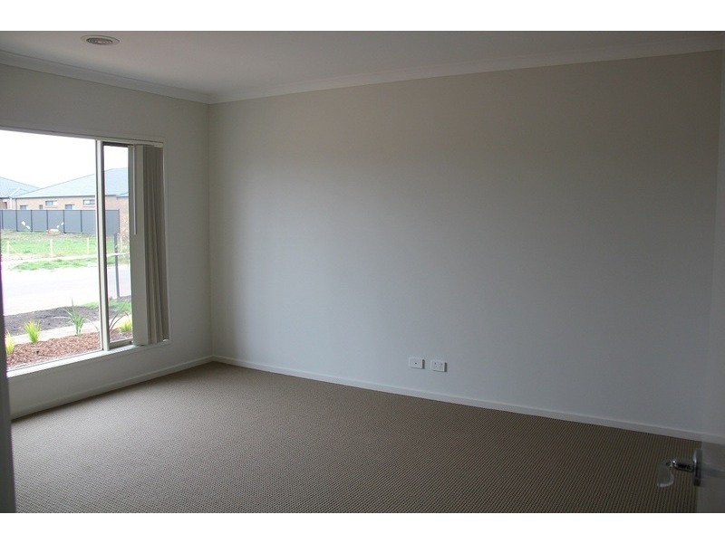 19 Luxford Drive, Point Cook VIC 3030