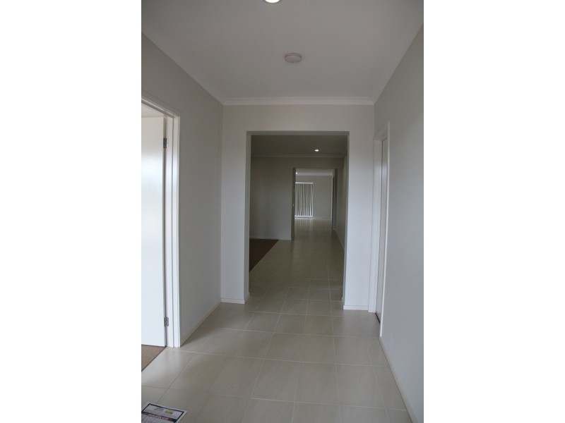 19 Luxford Drive, Point Cook VIC 3030